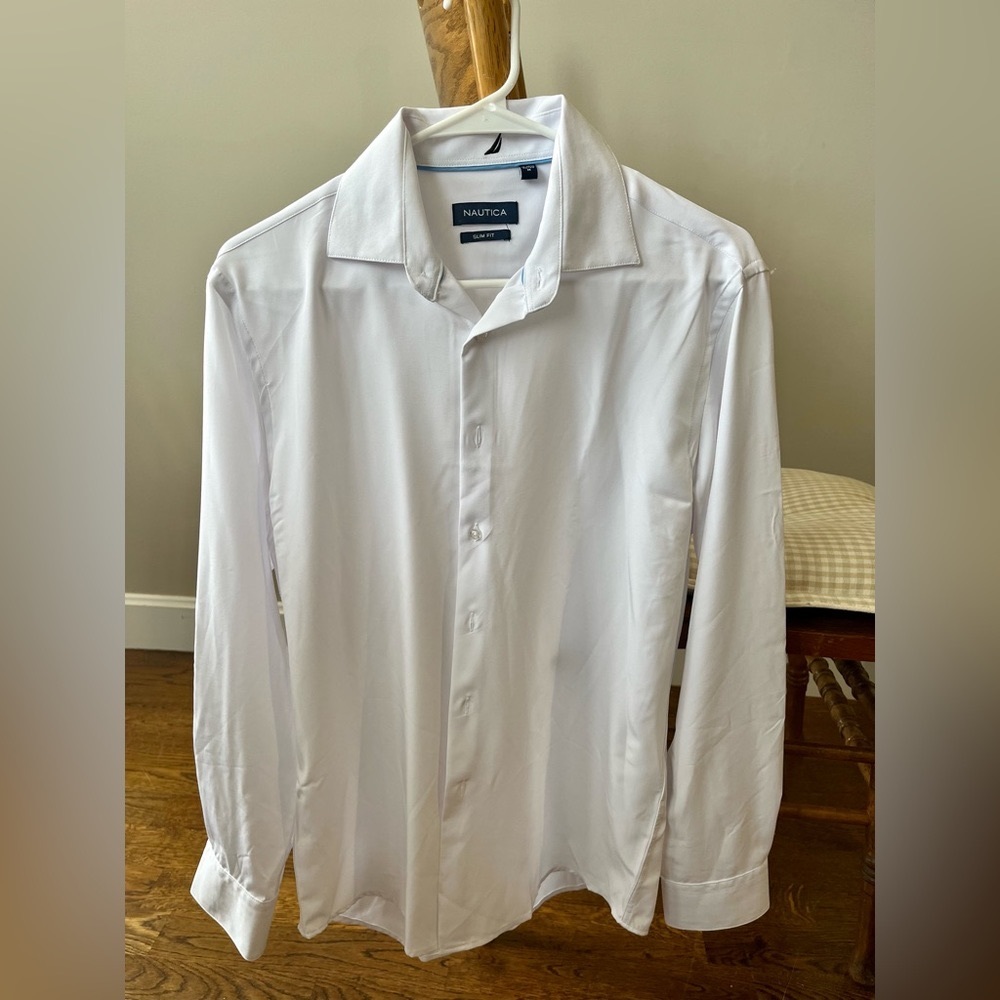 Nautica Slim Fit Lightweight Dress Shirt